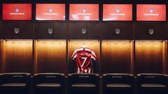 Atlético Madrid hand Joao Félix Griezmann's '7' shirt