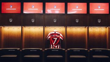 Atlético Madrid hand Joao Félix Griezmann's '7' shirt