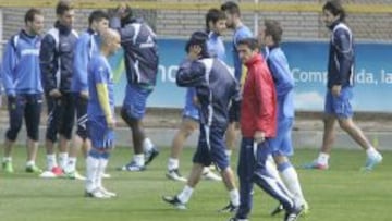 Manolo Jiménez dirige un entrenamiento.