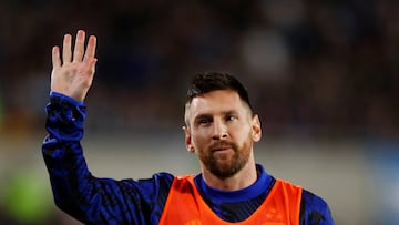 Soccer Football - World Cup - South American Qualifiers - Argentina v Paraguay - Estadio Mas Monumental, Buenos Aires, Argentina - October 12, 2023 Argentina's Lionel Messi acknowledges fans during the match REUTERS/Agustin Marcarian