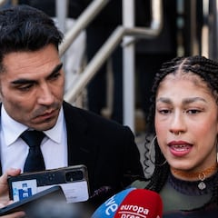 La becaria de ‘Malinche’ que denunció a Nacho Cano vuelve a dar el cante al salir del Juzgado: “Dime que es mentira todo”