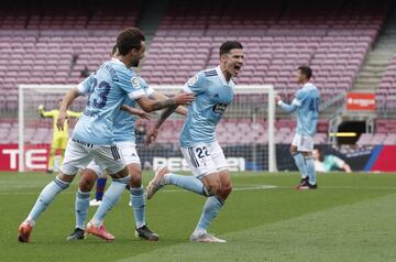 1-1. Santi Mina celebra el primer gol.