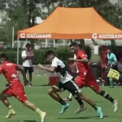 ¡Qué potencia! La corrida viral del ‘9′ de 17 años que deslumbra en Colo Colo