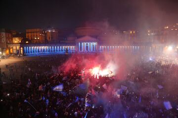 Celebración del Scudetto en la 'Piazza del Plebiscito, el 4 de mayo.