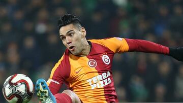 Estupiñán habla de Falcao en el Galatasaray y lo defiende de las críticas