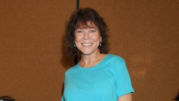 FILE - APRIL 22: Actor and star of "Happy Days" Erin Moran dies at 56. BURBANK, CA - JULY 18: Erin Moran poses at the The Hollywood Collectors & Celebrities Show at the Burbank Airport Marriott Hotel & Convention Center in Burbank, California on July 18, 2009. (Photo by Gregg DeGuire/FilmMagic)
