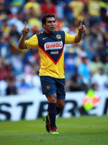 El paraguayo es una de las figuras más queridas del americanismo en los últimos años, tanto por su desempeño como por su trágico incidente. Fue bicampeón de goleo de la Copa Libertadores (2007, 2008), pero nunca logró un título de liga.