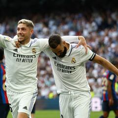 El Barça canta, el Madrid baila