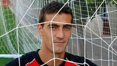 Roberto recibe a Moisés: el último gran héroe grana