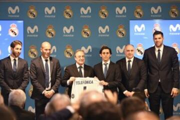 Las plantillas del Real Madrid en la presentación del acuerdo con Telefónica