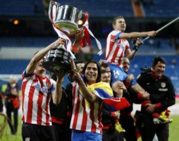 Falcao es campeón de la Copa del Rey, venciendo en el Bernabéu al Real Madrid
