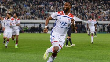 Moussa Dembelé, en la agenda del Atlético, celebra con el Lyon.
