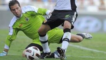 Un cabezazo de Maduro dejó los puntos en Mestalla