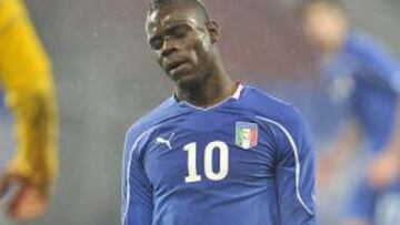 Balotelli: 'Solo no puedo luchar contra el racismo'