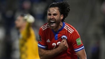 SANTIAGO, CHILE - OCTOBER 10: Ben Brereton of Chile celebrates after scoring the opening goal during a match between Chile and Paraguay as part of South American Qualifiers for Qatar 2022 at Estadio San Carlos de Apoquindo on October 10, 2021 in Santiago, Chile. (Photo by Esteban Felix - Pool/Getty Images)