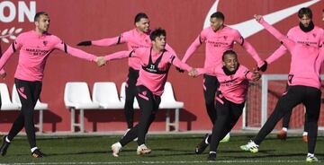 El entrenamiento del Sevilla.