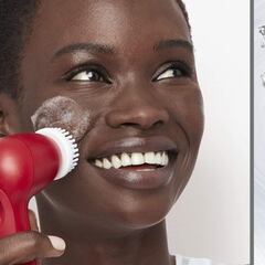 Logra una limpieza facial profunda con el cepillo eléctrico Olay Regenerist