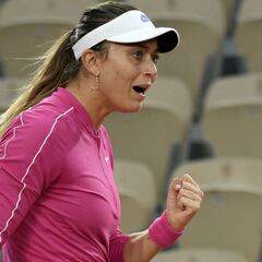 Badosa puede con la cañonera Ostapenko y tira otra barrera