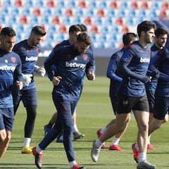 Los jugadores del Levante pendientes del 30 de junio