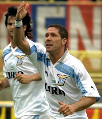 Después, en verano de 1999 fue traspasado a la SS Lazio, club con el que cosechó su etapa más exitosa la temporada 1999/2000. Ganó el segundo scudetto en la historia del club, la Copa de Italia, la Supercopa de Italia y la Supercopa de Europa.