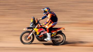Rallying - Dakar Rally - Stage 4 - Al Henakiyah to Alula - Saudi Arabia - January 8, 2025 Red Bull KTM Factory Racing's Daniel Sanders in action during stage 4 REUTERS/Maxim Shemetov