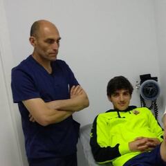 Gonzalo Villar recibe el alta y vacía la enfermería del Elche