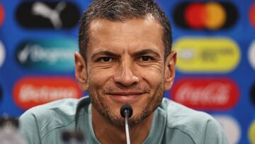 GLENDALE, ARIZONA - JUNE 29: Head coach Jaime Lozano of Mexico speaks during a press conference ahead of their match against Ecuador as part of CONMEBOL Copa America USA 2024 at State Farm Stadium on June 29, 2024 in Glendale, Arizona.   Omar Vega/Getty Images/AFP (Photo by Omar Vega / GETTY IMAGES NORTH AMERICA / Getty Images via AFP)