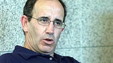 <B>LA SUPERCOPA EN MENTE.</B> Javier irureta sólo tiene en mente la Supercopa de España que se celebrará los dias 18 y 25 de agosto.