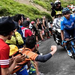 Nairo como en casa: escalada en solitario y victoria en la montaña