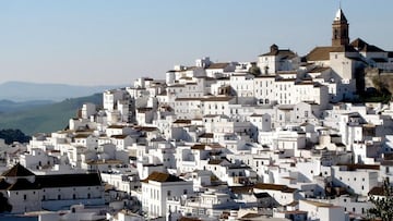 ¿Por qué las casas de los pueblos en Andalucía son blancas y qué tiene que ver el calor?