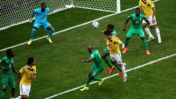 James Rodríguez en la jugada del gol ante Costa de Marfil por la segunda fecha de fase de grupos del Mundial Brasil 2014