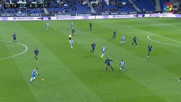 David López acarició un golazo desde 45 metros de distancia