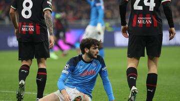 Milan (Italy), 12/04/2023.- Napoli'Äôs Khvicha Kvaratskhelia reacts during the UEFA Champions League quarter-final first leg match between AC Milan and SSC Napoli at Giuseppe Meazza Stadium in Milan, Italy, 12 April 2023. (Liga de Campeones, Italia) EFE/EPA/MATTEO BAZZI