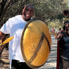 Magic Johnson se deja una fortuna en su lujosas vacaciones por el Mediterráneo con un rapero