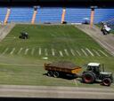 Ya se ha empezado a cambiar el césped del Santiago Bernabéu