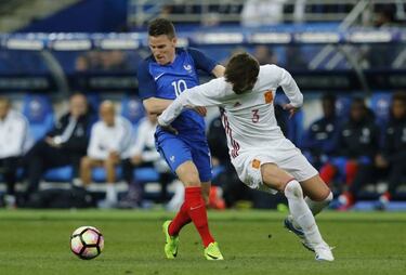 Luis Enrique talks Piqué, Messi and Barcelona's April schedule