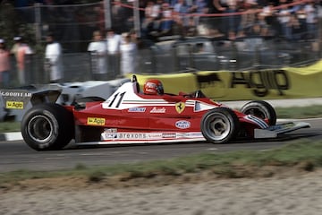 En 1977 Niki Lauda obtuvo su segundo título y Ferrari su quinto título de constructores. En la imagen el austríaco en el circuito italiano de Monza.