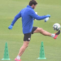 Lezama se llena de mascarillas y guantes en la vuelta al trabajo