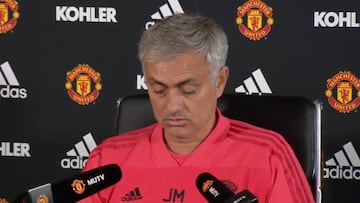 Mourinho saca un papel para hablar sobre el rol de Rashford