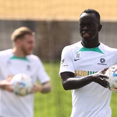 Awer Mabil regresa a Cádiz sin tener claro su futuro