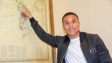 22/02/2019 CADIZ CF EDWIN MACHIS SEÃ?ALANDO VENEZUELA EN UN MAPA