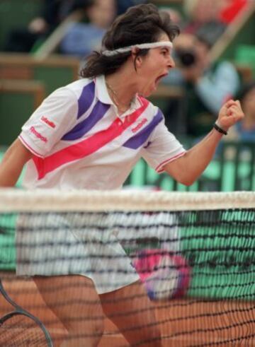 Arantxa S¨¢nchez Vicario escribi¨® su nombre en la historia del tenis. Contra todos los pron¨®sticos, derrot¨® a Steffi Graf (RFA), la n¨²mero uno mundial, por 7-6 (8-6), 3-6 y 7-5, para convertirse en la primera espa?ola que ganaba un torneo del Grand Slam.
