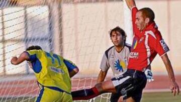 <b>CON BUEN PIE. </b>El Cádiz sumó sus tres primeros puntos en Segunda B ante el Roquetas.