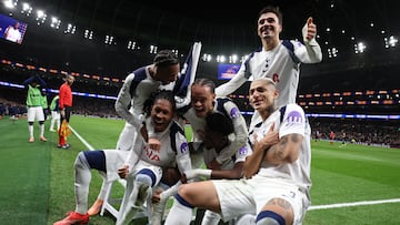 Soccer Football - UEFA Champions League - Tottenham Hotspur v Slavia Prague - Tottenham Hotspur Stadium, London, Britain - December 9, 2025 Tottenham Hotspur's Mohammed Kudus celebrates scoring their second goal with teammates Action Images via Reuters/Paul Childs
