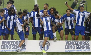 Matheus Uribe y Luis Díaz consiguieron con el Porto el título de la Primeira Liga al vencer 2-0 al Sporting de Lisboa. Los dirigidos por Sergio Conceicao pudieron celebrar faltando dos jornadas por disputarse. 