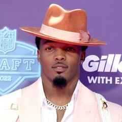 Eagles land LB Nakobe Dean after huge NFL Draft slide