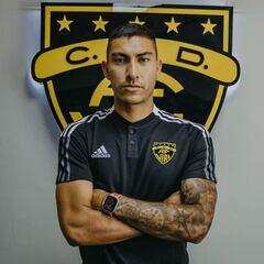 Fernández Vial confirma llegada de joven promesa de Colo Colo