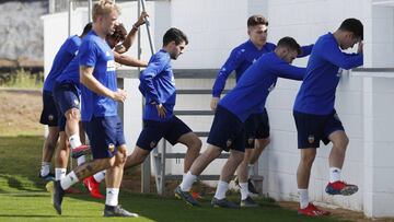 26/03/19 ENTRENAMIENTO DEL VALENCIA
SOBRINO
GAMEIRO
LATO
SANTI MINA