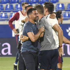 El ascenso prolonga los contratos de Míchel y Okazaki