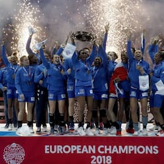 La defensa lleva a Francia a su primer título europeo